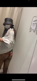 [Cuckold married woman amateur video naked masturbation in the fitting room] Go out wearing a mini dress with a T-back Masturbation in the fitting room I was angry with the clerk Armpit hair Extra-thick dildo Fishnet stockings Small breasts T-back
