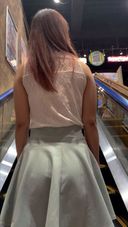 Undeliverable. The guy in the middle of the escalator will do ♪ a panchira ** Pure white edition part.1 [For smartphones / vertical video]