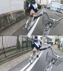 **自転車①17回めくりパンチラ