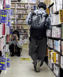 【Cross-dressing exposure】Exposed in the clothing department and shown to people who are standing reading