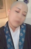 【素人】僧侶の修行をしている色白パイパン女性のオナニーを撮影しました。 師匠の神聖なる部屋で筆を使って乳首やおまんこを弄って変態さ丸出し。