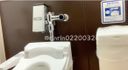 【Shooting alone】Masturbation in the women's restroom of a certain shopping mall. At the sink, while the woman was wearing makeup and could hear her talking, I went into a private room and masturbated. Under the coat is a garter belt to underwear