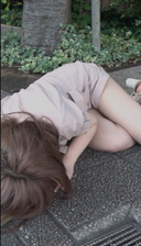 我帶回了一個躺在歌舞伎町泥濘中的美麗女人，v.〇視頻。 ※觀看注意事項※