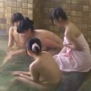 【温泉】あどけない女子〇生達が混浴で大興奮。泡まみれで洗体プレイ＆フェラ。