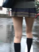 ※閲覧注意【制服J〇】超美女。学校帰りを尾行。公園のト〇〇にて。