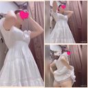 [Changing clothes in the fitting room / peeping / hidden camera] Peeping at the secret masturbation of a pure innocent beauty who looks good in a pure white dress ・・・ (mp4)