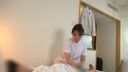 【Individual shooting】Prohibited act with aunt esthetician in healthy business trip massage. The touch of the groin is too nasty and when he shows off his erect, his perverted nature is revealed.