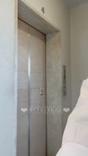 [(J)(K)3rd year G cup erika's selfie] I masturbated while pounding in front of the elevator of the building where restaurants and real estate agents are located! Masturbation in the back position is so naughty!