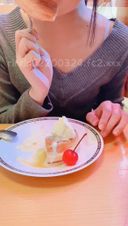 [This is a selfie for 3rd year ♡ students at a private school! ] Masturbate in underwear at Koda Coffee! I masturbated with a video of eating Shiro Noir and after eating, I sat on a seat and rolled up my dress and masturbated with my pants and bra exposed ...