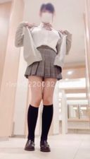 [It's a selfie for 2nd year ♡ students at a private school! ] Outside the private room of the toilet of a department store, take off all your uniforms, put on your underwear, masturbate with remote toys, and even if you speak out and the last person comes and tries to stop the toy ...