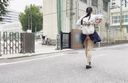 何故こうなった！スカートがパンツの中にINして桃尻丸出しで外を歩く**