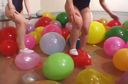 【Fetish】Two girls playing with balloons! !!　2