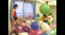 【Fetish】Competitive swimsuit girls playing with balloons! !!　