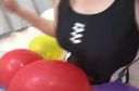【Fetish】Girls in competitive swimsuits play in the balloon room! !!　1