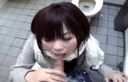 【Personal shooting】Gonzo video of a fashionable beauty serving in the toilet for the disabled