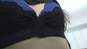 【Bread smearing】Bread stains on dark blue panties that shine on fair skin ...