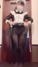 【Private school ♡ selfie】I masturbated in a maid outfit in a private room of an Internet café. I couldn't help but speak out at the stimulation of the electric vibrator, and at the end, I opened the door and masturbated with my mask blindfolded ...