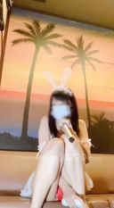 [It's a selfie for 2nd year ♡ of private school] I wore a rabbit skimpy cosplay at karaoke and masturbated with an electric vibrator ... When I masturbate, I put the microphone to my mouth and the moans echo in the room ...