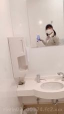 [It's a selfie for 2nd year ♡ students at a private school! ] After flipping up the skirt and panchira in the Famima store, I went into the toilet of the store and masturbated with a toy,, It felt so good that it was about to leak,,