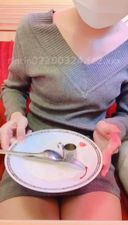【私立校3年♡自撮りです！】コ○ダ珈琲で下着姿でオナニー！シロノワールを食べてる映像と食べた後に席に座ってワンピースまくってパンツとブラジャー丸出しでオナニーしました…
