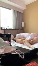 〈Amateur selfie〉 2nd year university student! A serious masturbation video secretly filmed by a boyfriend. When I stayed at a business hotel and masturbated naked while he was taking a shower, it was predicted and secretly filmed.