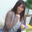 【素人】お淑やか系人妻が自宅で不倫していました。 他人棒セックスで興奮しっぱなし→正常位で抱きつきながら中出し懇願♥