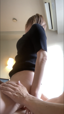 Super popular work during remote work Rich sex with the boss's wife The movement of the hips is erotic