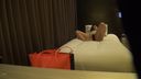 [Masturbation video] In a hotel room, a beautiful office lady with a plump body plays with her and climaxes.