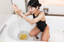 Slimy competitive swimsuit Married woman Kaho Masturbation with nobi~ru honey lotion!