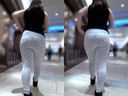 [I love yoga pants] ☆ A threatening big butt walking that stretches leggings to the maximum value!