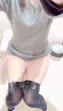 [It's a selfie! ] ♡ It is a fetish video of shooting feet and panchira while walking in Niri wearing a miniskirt dress and knee-high! Masturbate a little in the toilet at the end