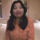 【ぽっちゃり人妻】清楚な奥様みちこさん(55歳)デカ喘ぎ声でビクビク絶頂イキ。