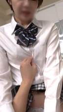 【個人撮影】渋谷のメンエス譲（19）に制服コスさせて、着衣のままパンツずらし挿入。