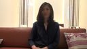 - [Personal shooting] Slender mature woman Reiko. Shake your hips and have SEX.
