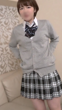 【個人撮影】渋谷のメンエス譲（19）に制服コスさせて、着衣のままパンツずらし挿入。
