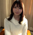 19歳。横浜リゾートホテル勤務の新人コンシェルジュ。一度きりの独占公開。