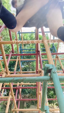 [K@18-year-old Rina naughty selfie video] Masturbation in a perforated uniform and pants in the park during the day, a bandage on the ... At the end, I went up the jungle gym and saw it from the bottom ...