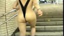 【Exposure】Beautiful ass sister in V-shaped swimsuit walking in station, train, convenience store, shopping street in the city