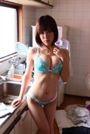 揉みたい若妻　美咲杏