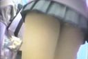【女子校生パンツ】スカート短い女子校生の後をつけ回してパンチラ激撮！