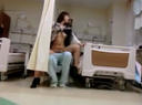 【個人撮影】ヤバイやつ、病院の大部屋でお見舞いに来た彼女とSEXしている動画をネットに投稿した変態男