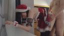 女演員雞蛋和聖誕約會吞咽制服也在聖貓科斯穿著便衣