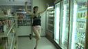 [Amateur] Convenience store owner in underwear in the store! ?? - She dances happily and her big are swaying.