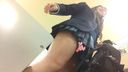 [高畫質]幾乎沒有內褲！ 一個寶藏panchira視頻，在具有出色風格的美麗腿moteko的超級性感T型背上嬉戲！