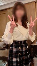 Shiho, a married woman who applied sexlessly, challenges ♡her first Gonzo with a baby face, short stature, and delicate body that looks like Yamamoto 〇ka who does not look like a 26-year-old!