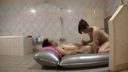 아마추어 미녀는 빚을 갚기 위해 비누를 연주한다. 로션 미지근한 밀착 서비스.