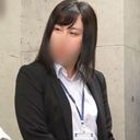 【個撮】ぽっちゃり気味の色白実習生が勤務先でセックス！？ 仕事を放棄して快楽に溺れ、中出しされるまでを隙間撮影しました。