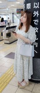 【電車で痴〇】美人お姉さんのびしょ濡れワレメに肉棒ブチ込み電車で生ハメ♡