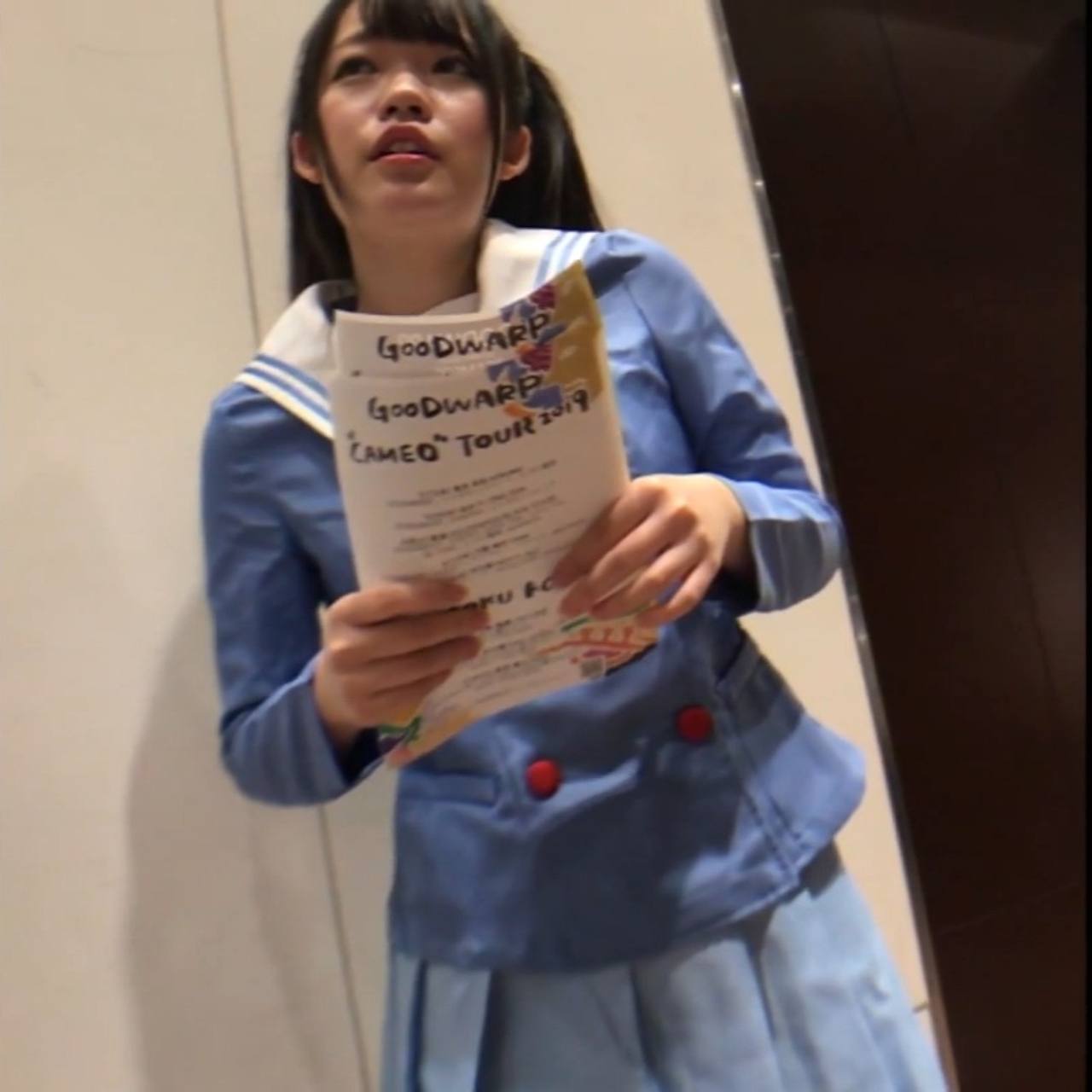 【超貴重】元芸能事務所所属アイドル　制服のまま内緒の撮影会で最初で最後の出演 gallery photo 1