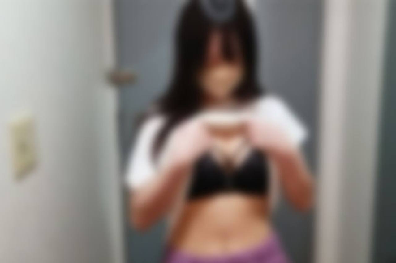 【素人個撮】【フェラ抜き】感情を無くした施設育ちの黒上美乳◯リ！！家賃の代わりにデジタルタトゥーを刻む羽目になりました。 gallery photo 1